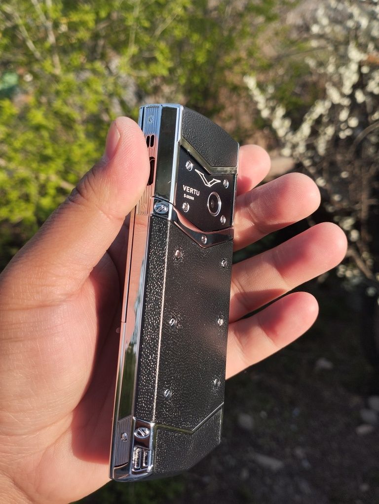 Vertu signature S модели