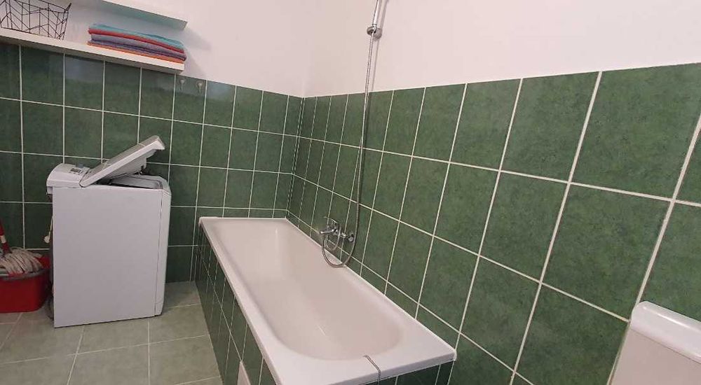 Închiriez apartament 2 camere, 60mp (media lunară a taxelor: 270 lei)