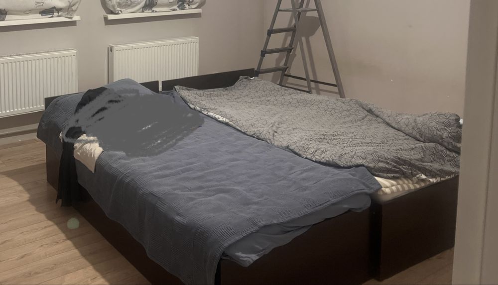 Продам две одинаковые подростковые кровати.