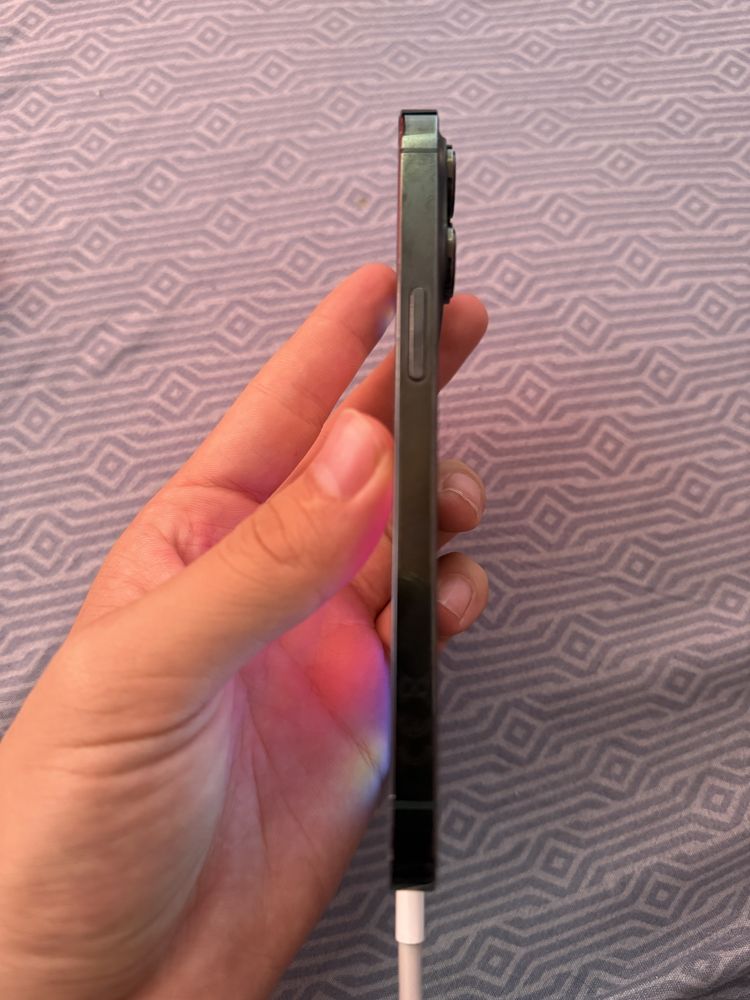 iPhone 13 Pro в отличном состоянии
