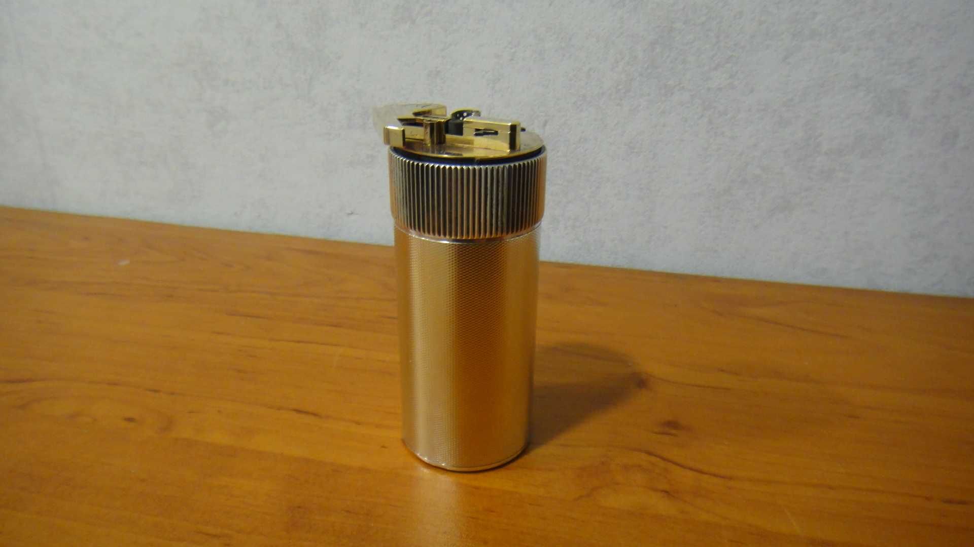 S T DUPONT cylinder table lighter