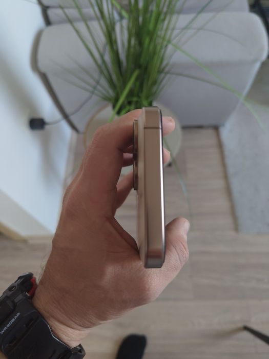 iPhone 16 PRO MAX с гаранция