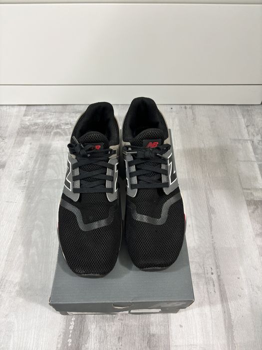New Balance 247 42 1/2