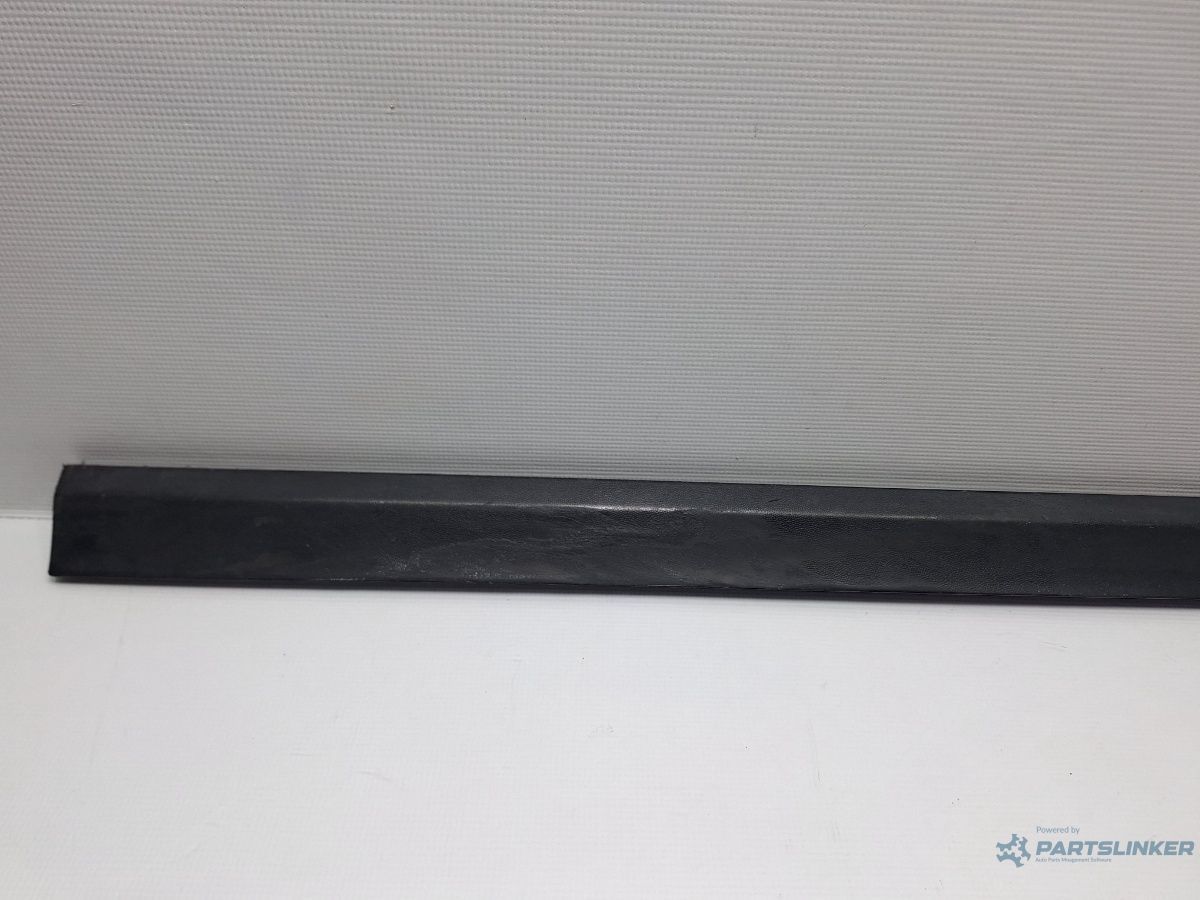 Bandou inferior usa stanga fata VOLKSWAGEN PASSAT Variant 3C5 2005 - 2011 TDI CAYC 3C0854939A