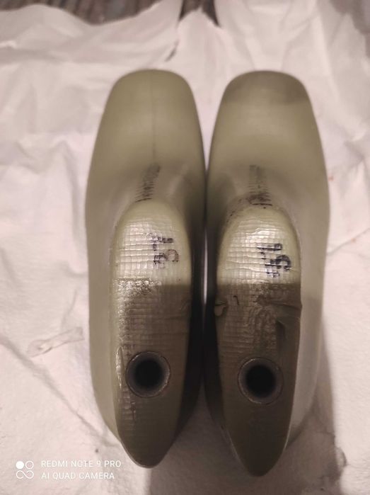 Продавам чисто нови калъпи за обувки