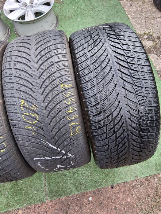 255 45 19 NOKIAN 4броя зимни