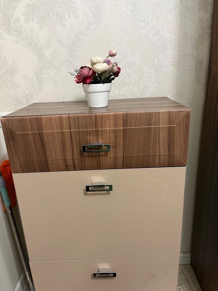 Продаю отличную прихожую!