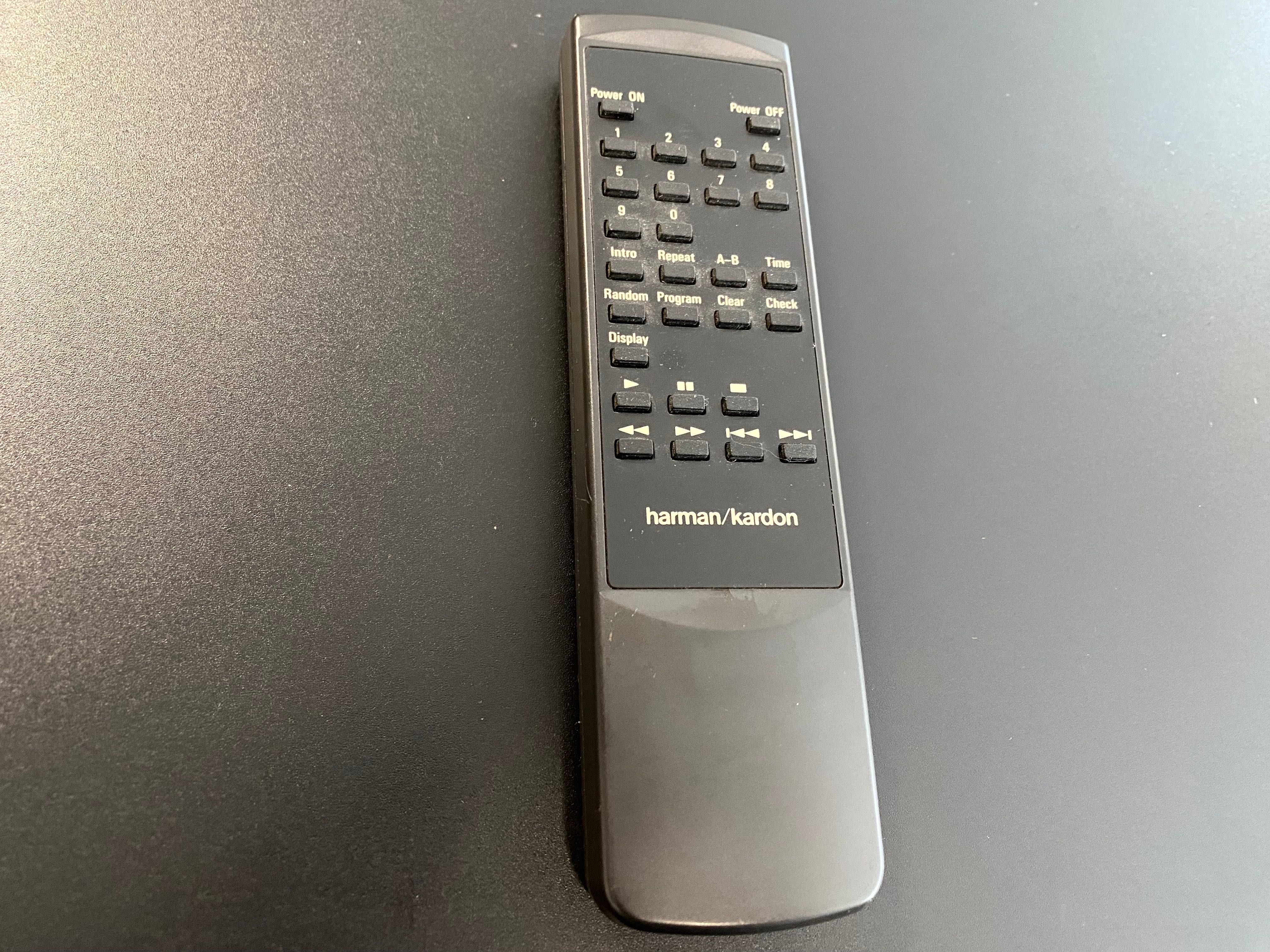 Отличен CD плеър Harman Kardon