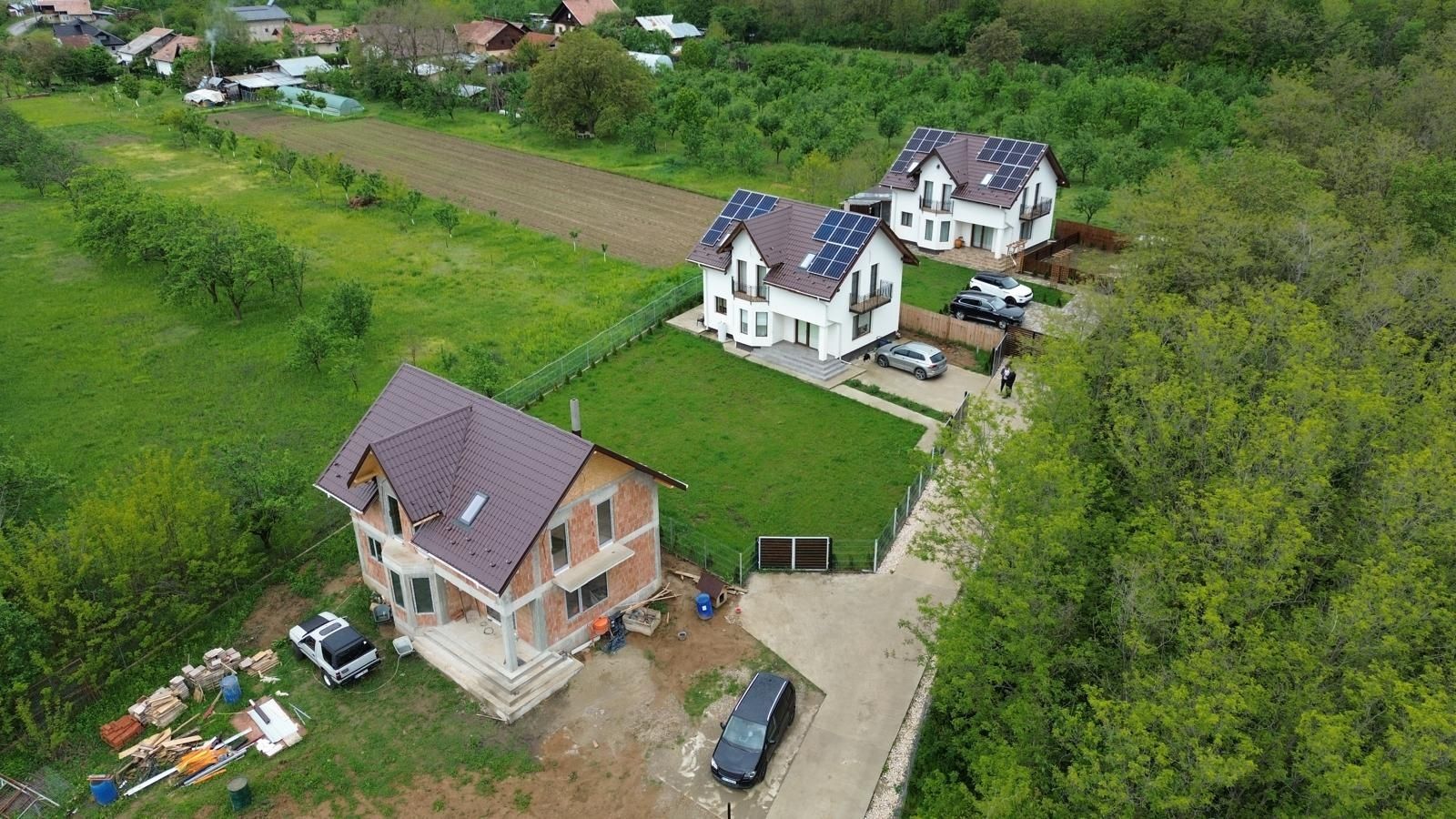 Casa/vila P+1E noua
