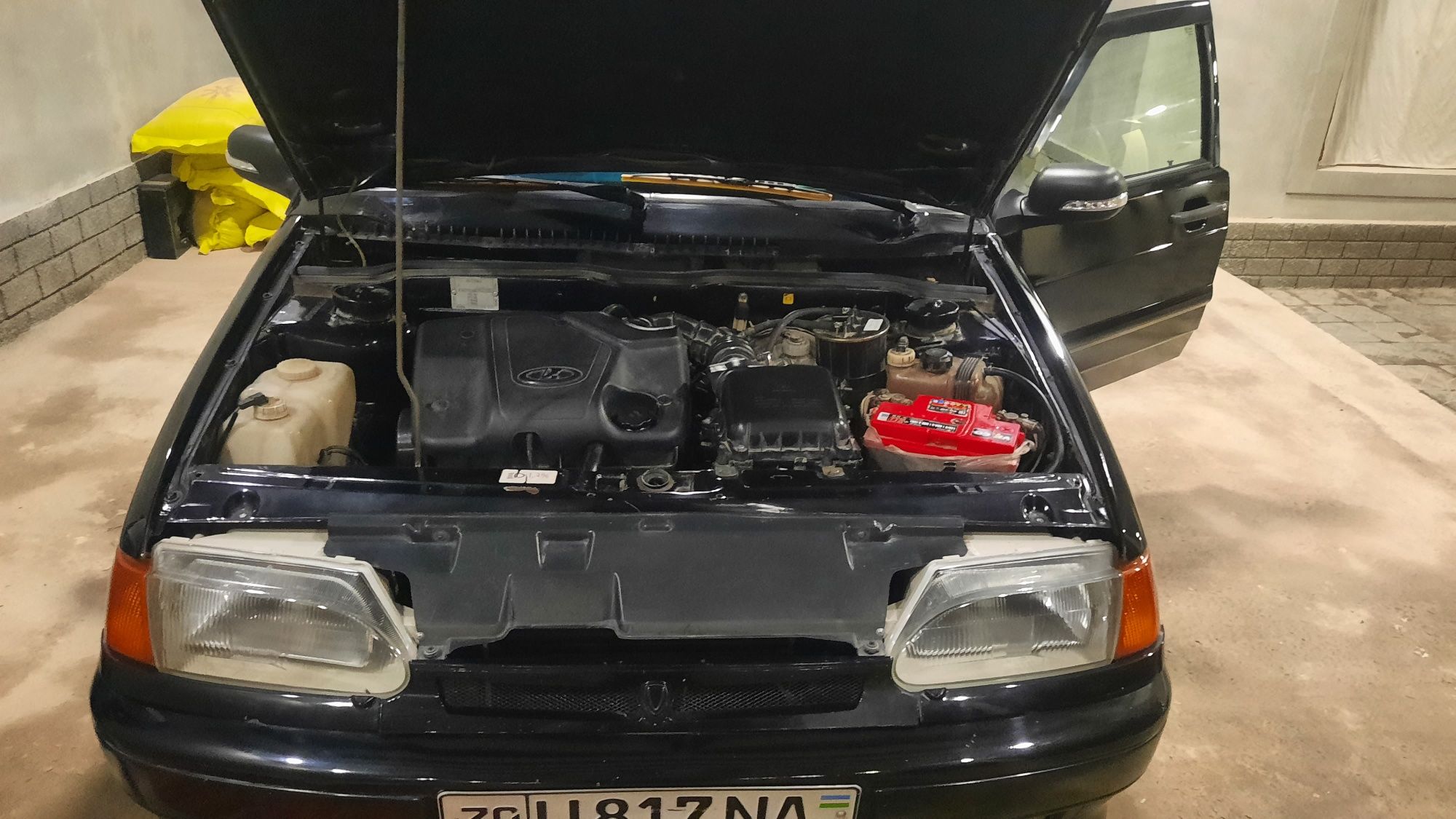 Lada moshinasi sotiladi 3000$ kelishiladi