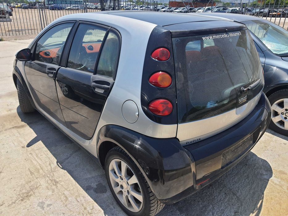 На части!  Smart ForFour 1.3i