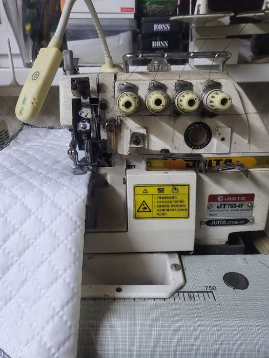 Оверлок промышленый