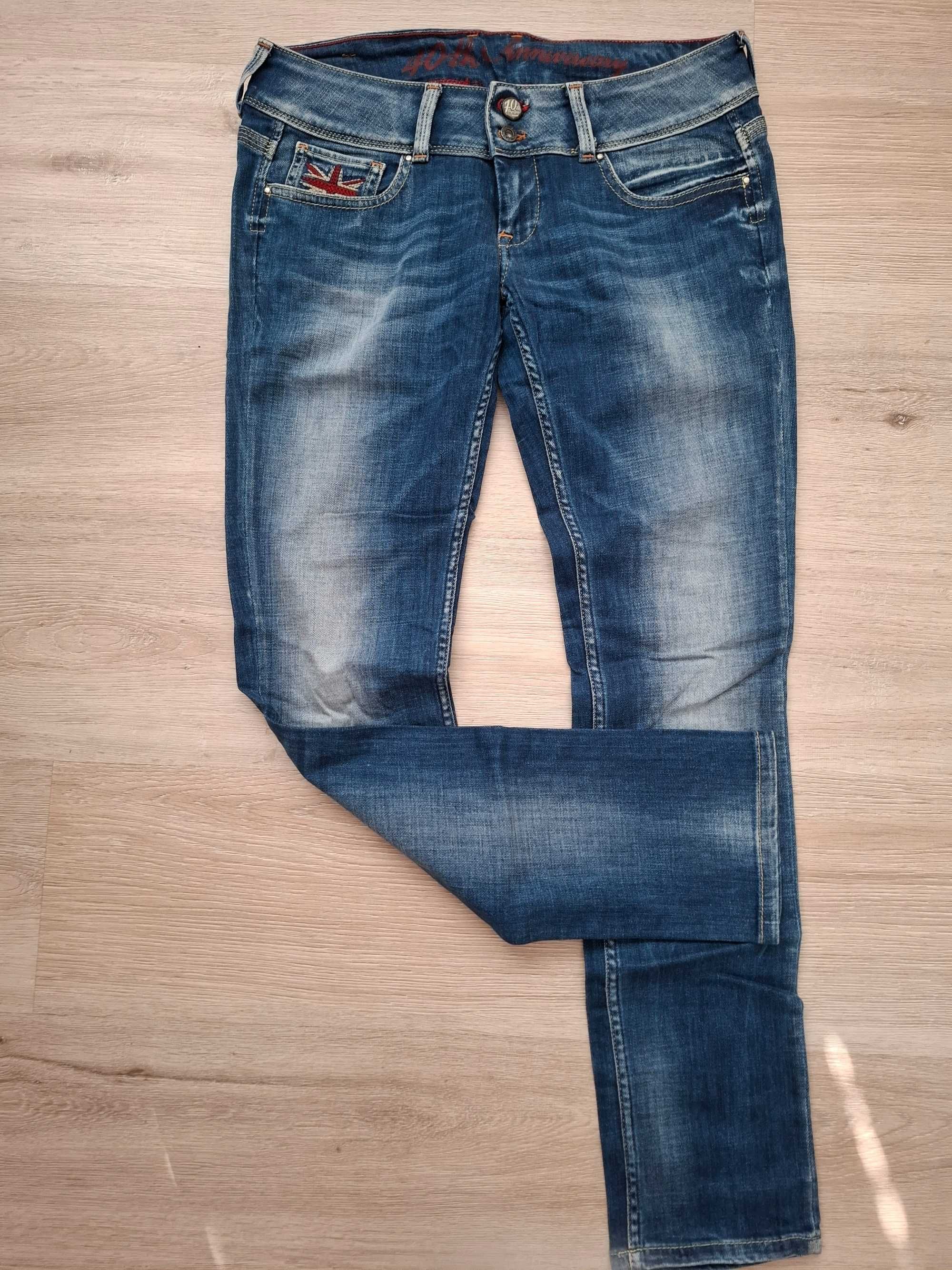 Маркови дънки- Zara,Desigual,Raw