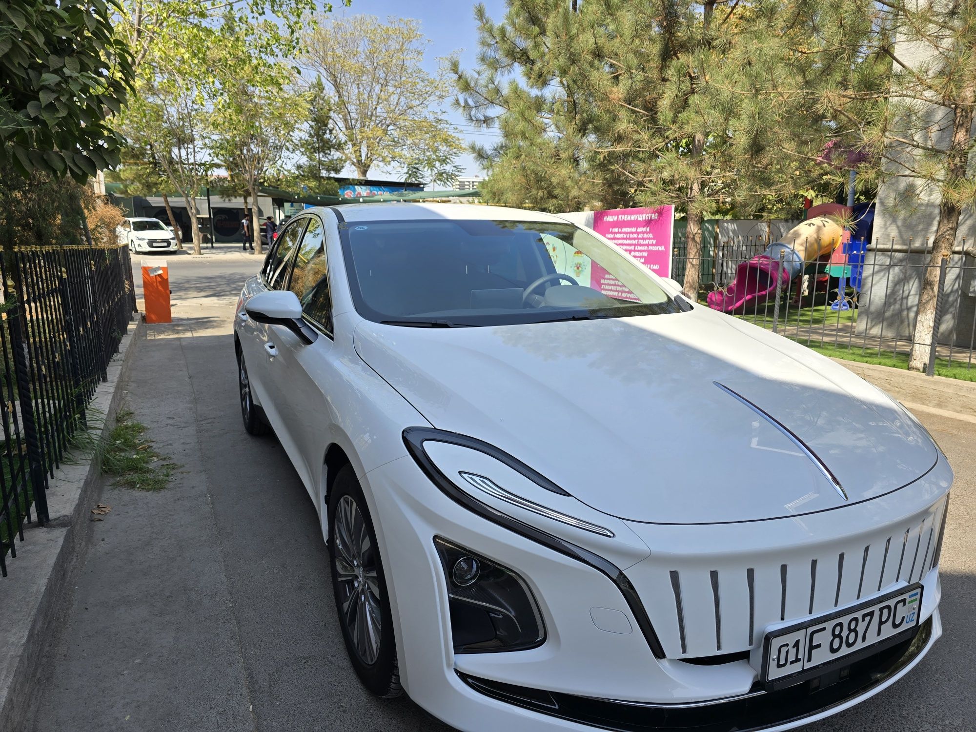 Продаётся Honggi EQM5 2025 года, 500км
