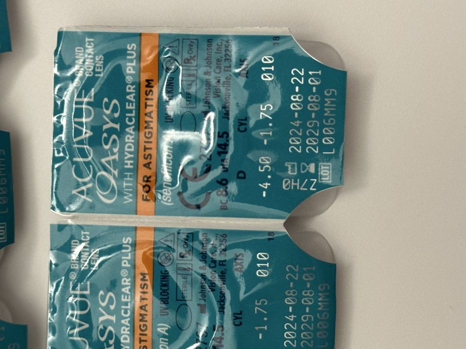 Контактни лещи за астигматизъм Acuvue Oasys