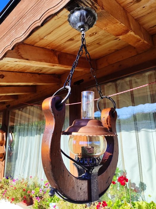 Красив старинен полилей съчетание от дърво, ковано желязо , стъкленица