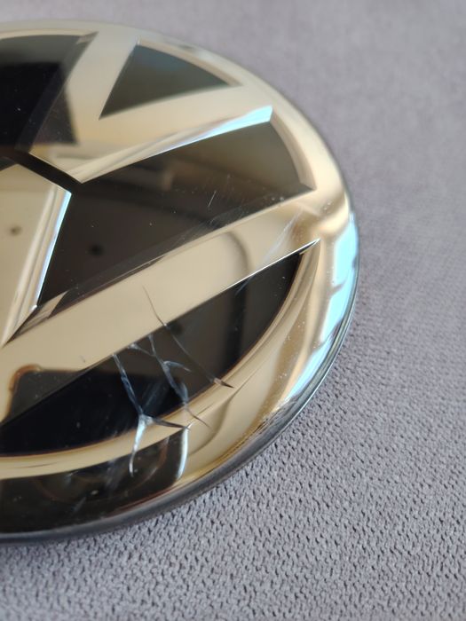 Оригинална предна емблема за дистроник заVW Golf 7