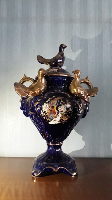 Set 3 vase de cobalt impunatoare, foarte decorative, portelan vechi.