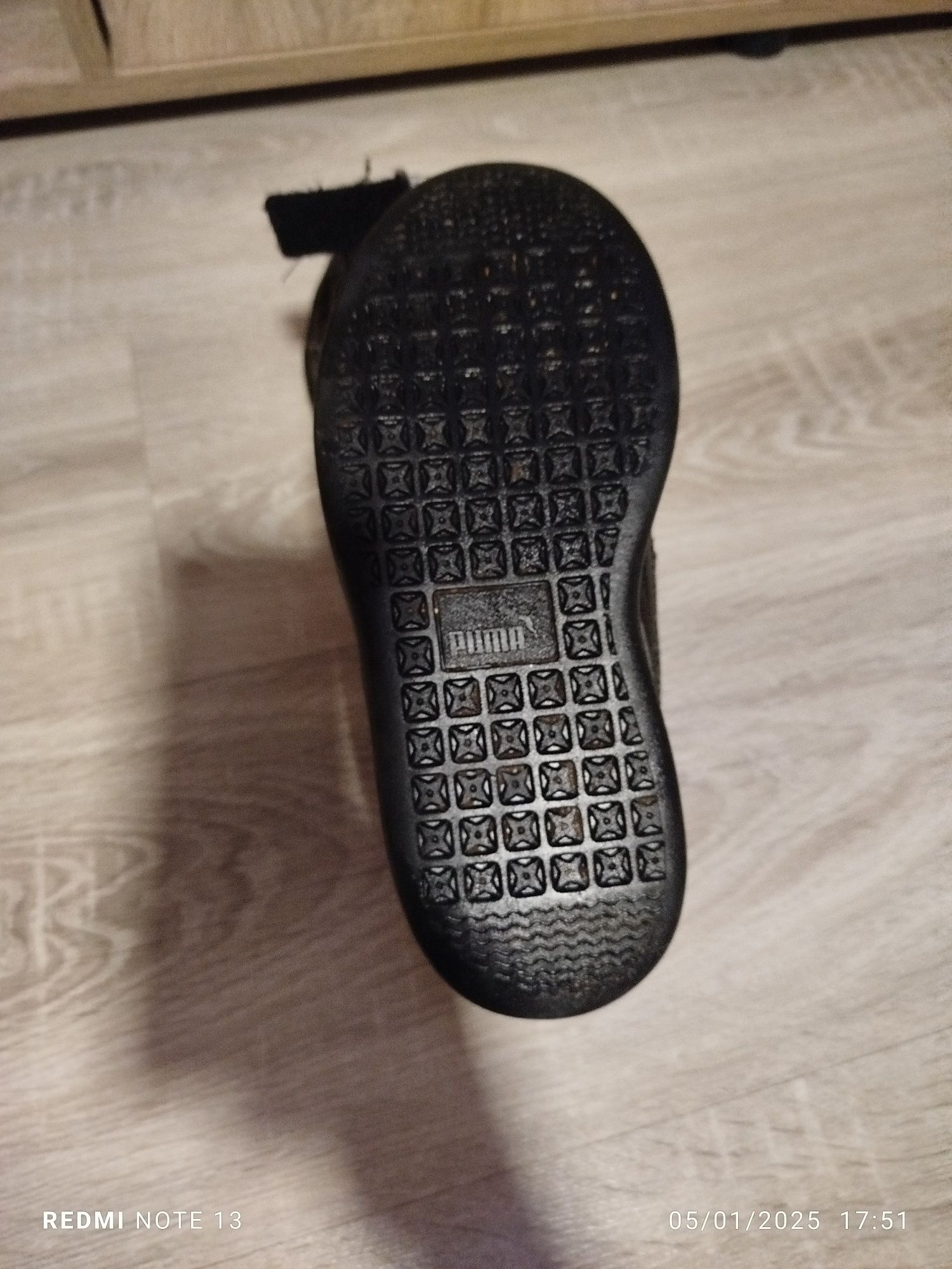 Продавам оригинални обувки на puma