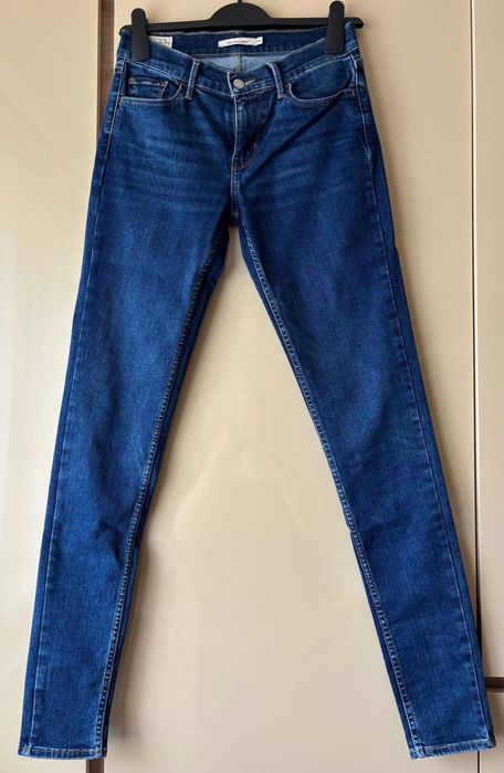 Blugi Levi’s model 710 Super Skinny