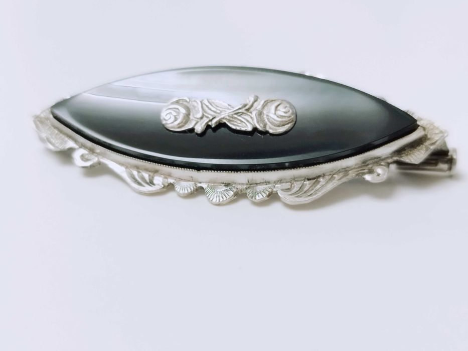 Veche Brose argint 800 si onix model floral