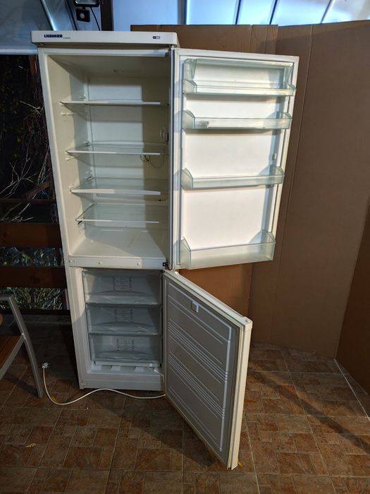Продавам хладилник Либхер