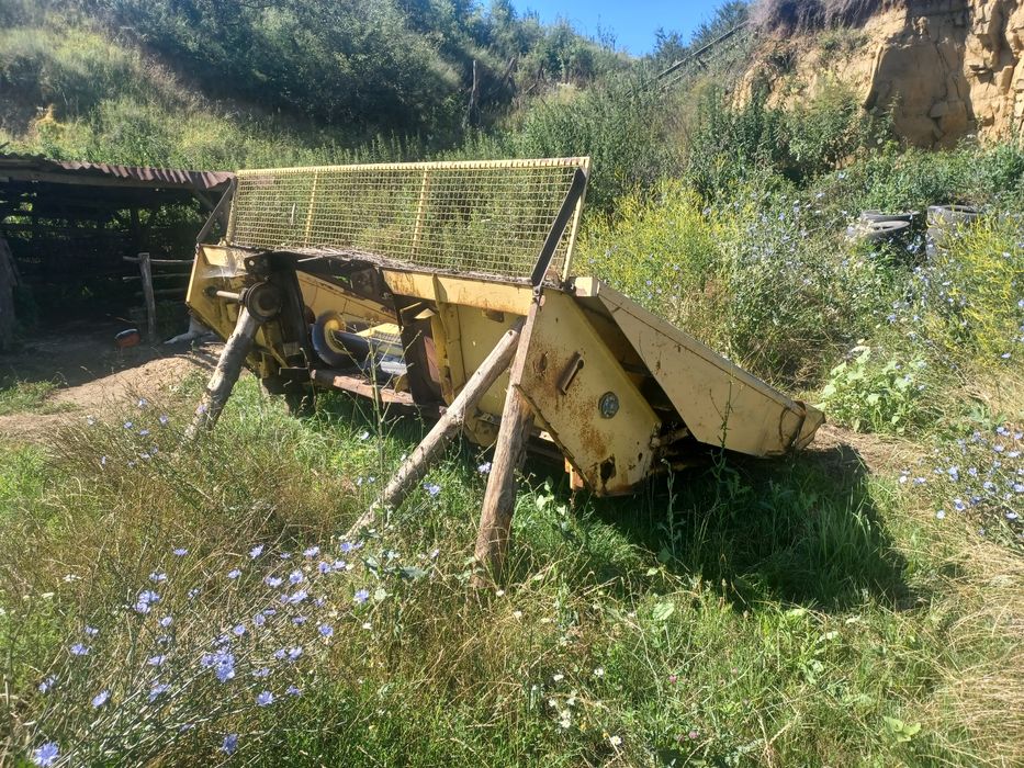 Vând/Schimb masa porumb 4 randuri