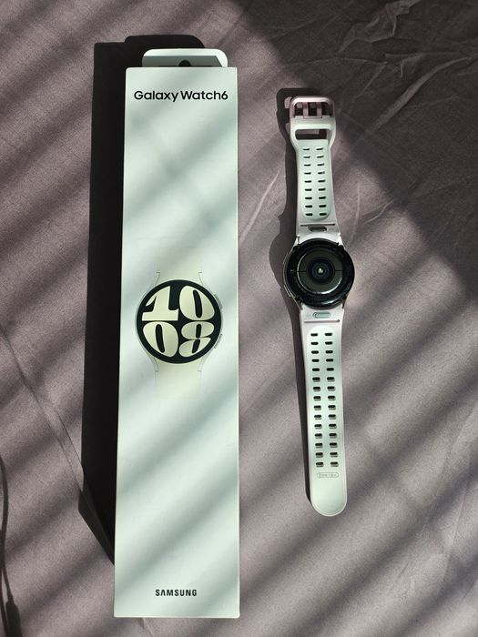 Samsung Galaxy Z flip5 + часовник Samsung