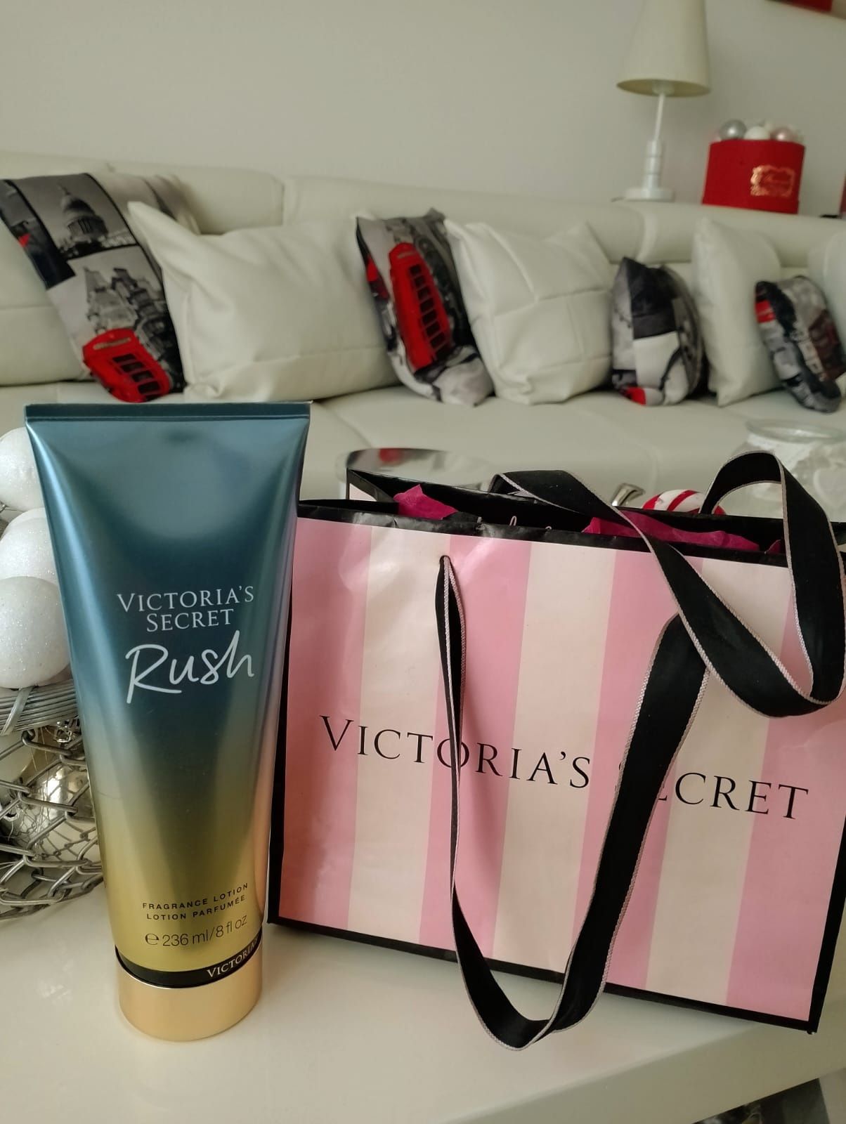 Vând crema corp de la Victoria Secret,noua, produs de calitate produs