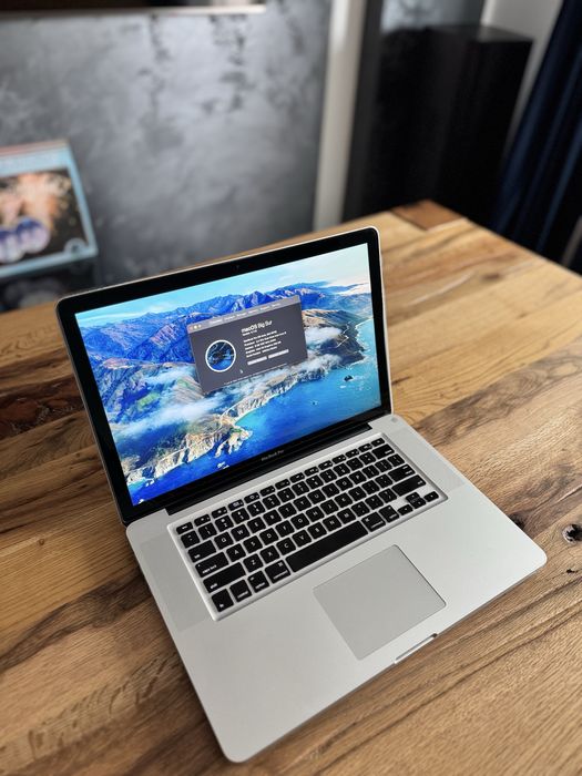 Apple MacBook Pro 15, i5, 512 SSD, 8 Gb, stare foarte bună