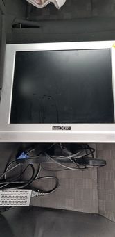 Monitor lcd NedXed 17 inch cu incarcator si cablu vga