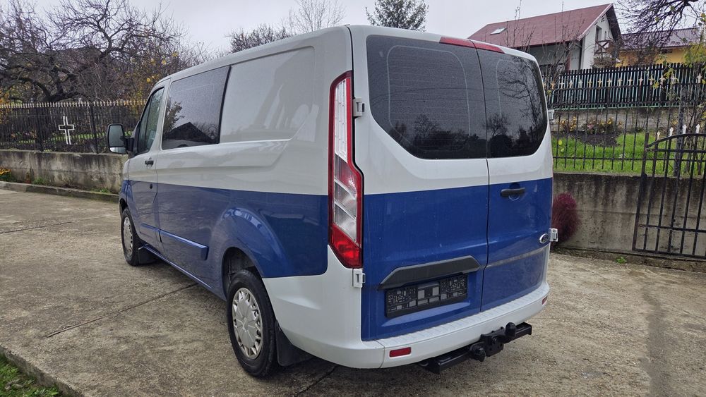 Ford Transit Custom 5 Locuri