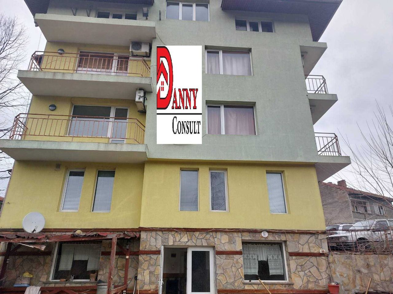 Продава се Хотел в Велико Търново, Акация - 454 кв.м за 406 €/кв.м - Снимка #1