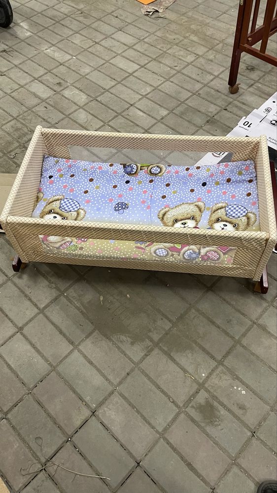 Пролам детскую люльку