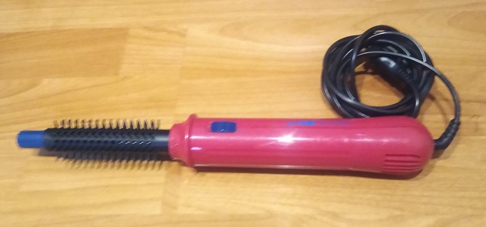 Uscator par - perie fixa tip ondulator - Clatronic - produs in Polonia