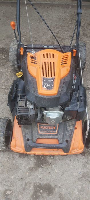 Косачка бензинова самоходна Хонда-Брикс