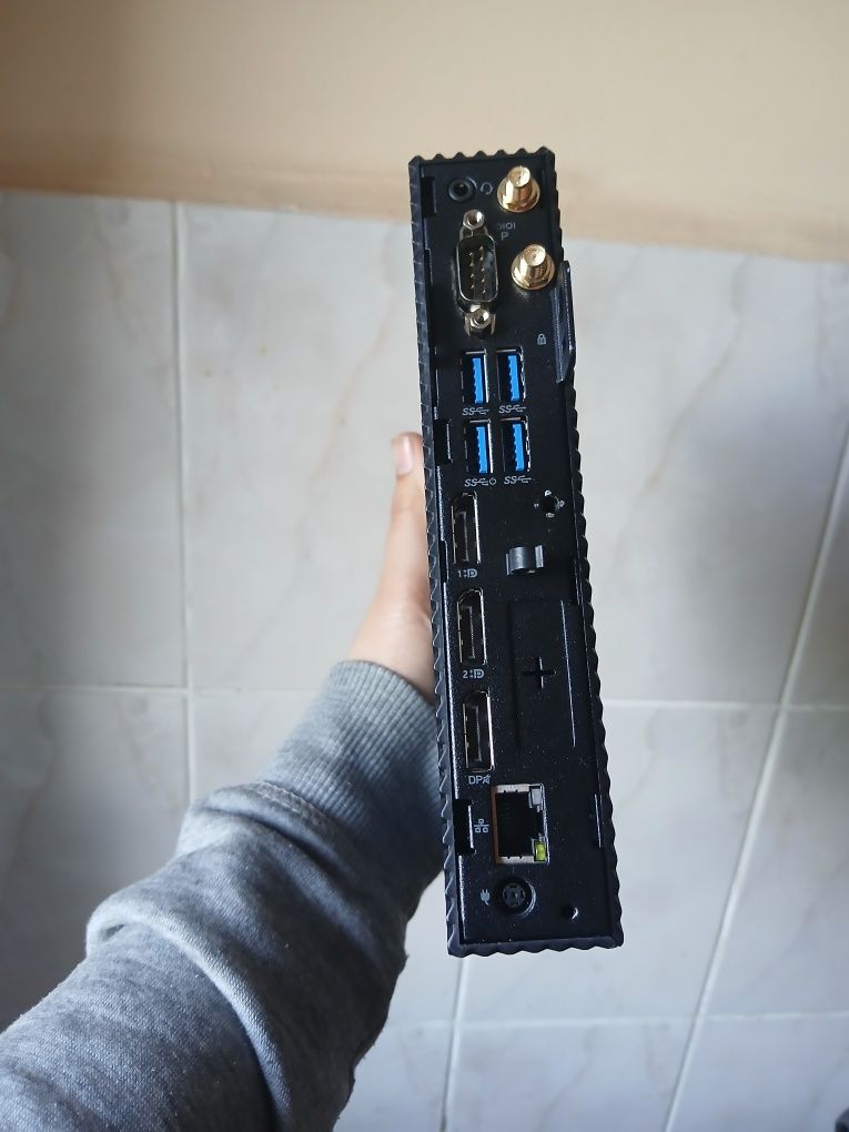 Vând Mini pc Dell Wyse 5070