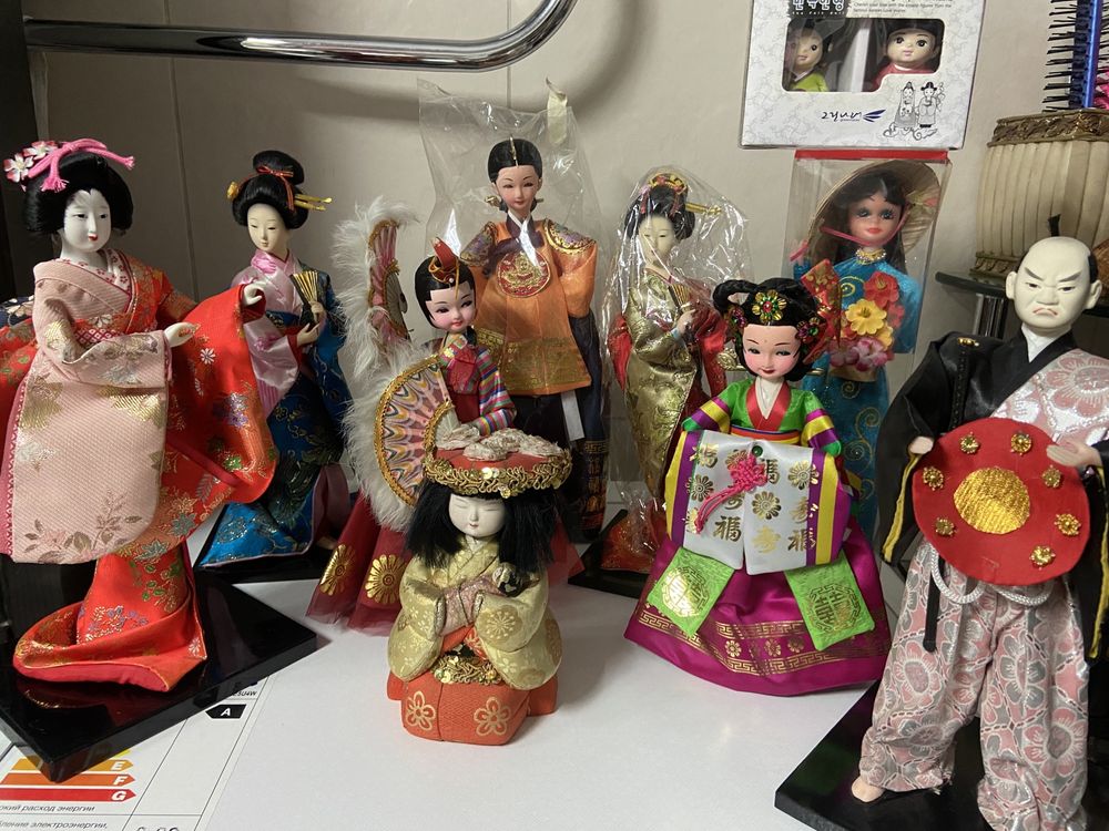 Продам сувенирные куклы мира