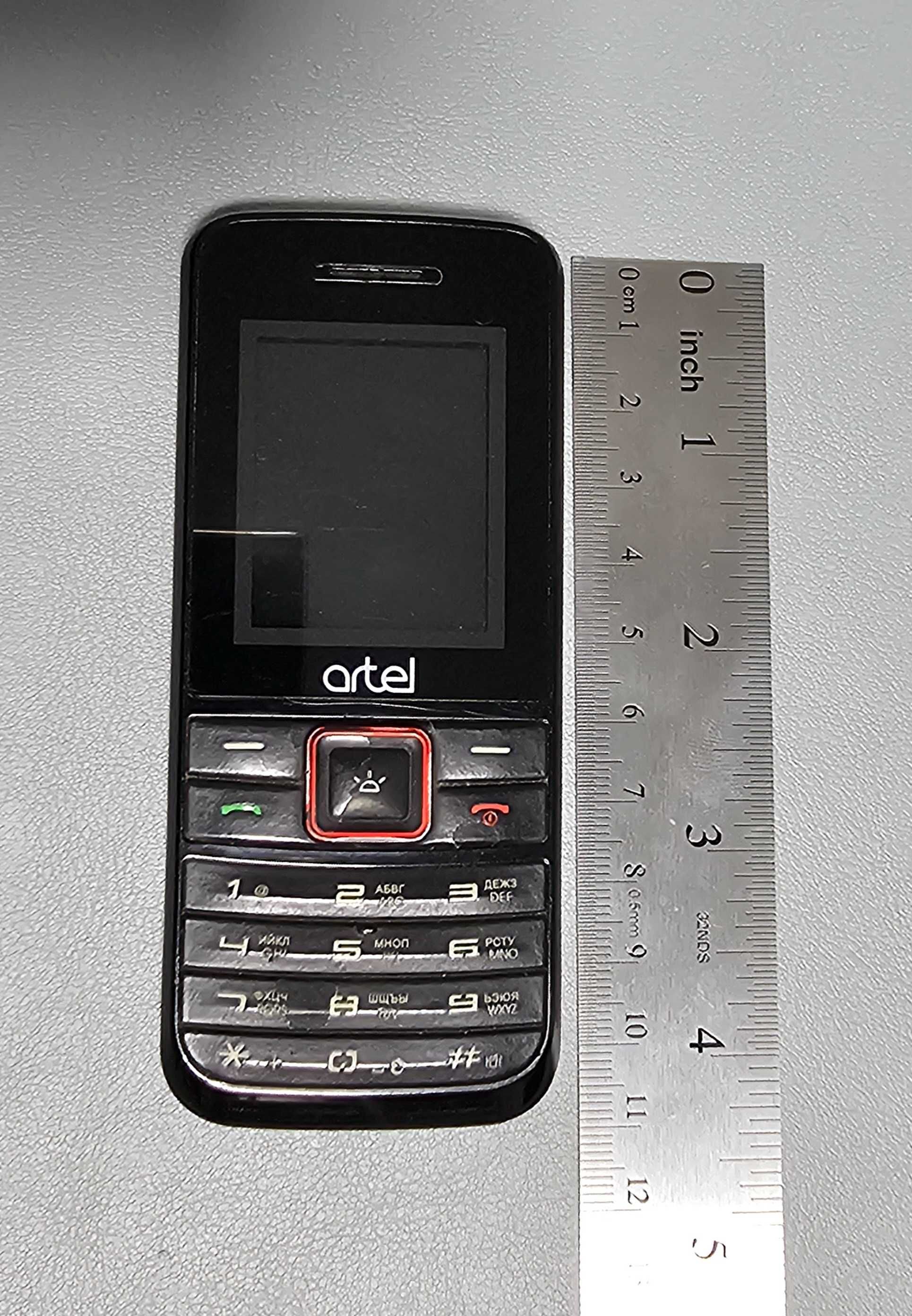 Кнопочный телефон Artel D83 (без аккумулятора)