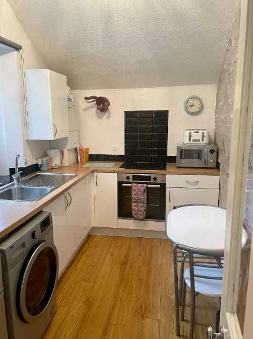 Дава се под наем Двустаен апартамент в Пловдив, Младежки Хълм - 63 кв.м за 280.5 € - Снимка #2