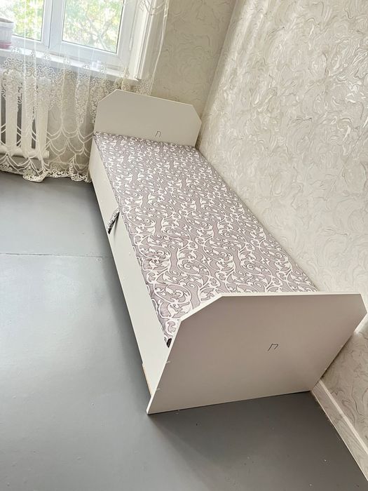 Новый Кровать 90 на 200