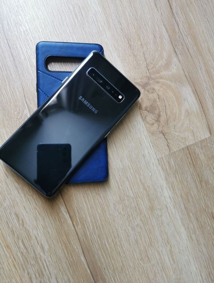 Samsung galaxy s10 5G  OLXDAN YOZILA