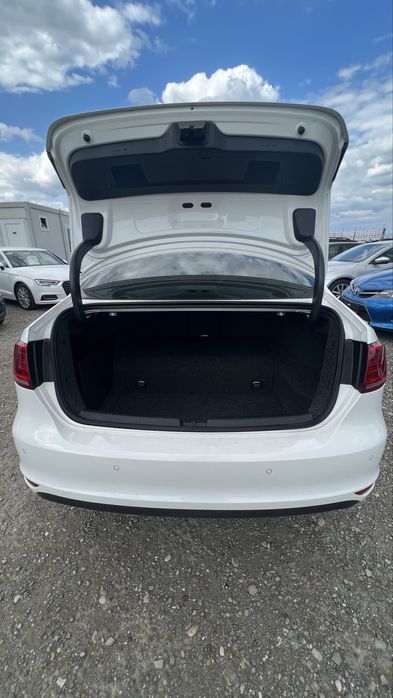 Volkswagen Jetta 2013 – 1.4 TSI Hybrid Benzină-Electric