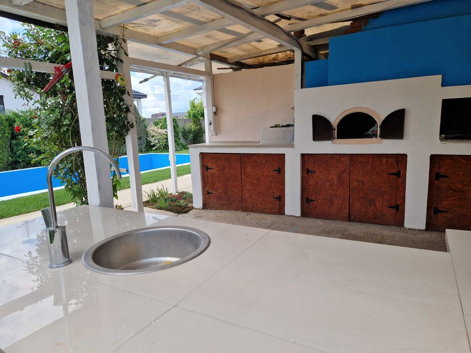 VIla 4 camere de inchiriat, incalzire in pardoseala, curte 800 m²