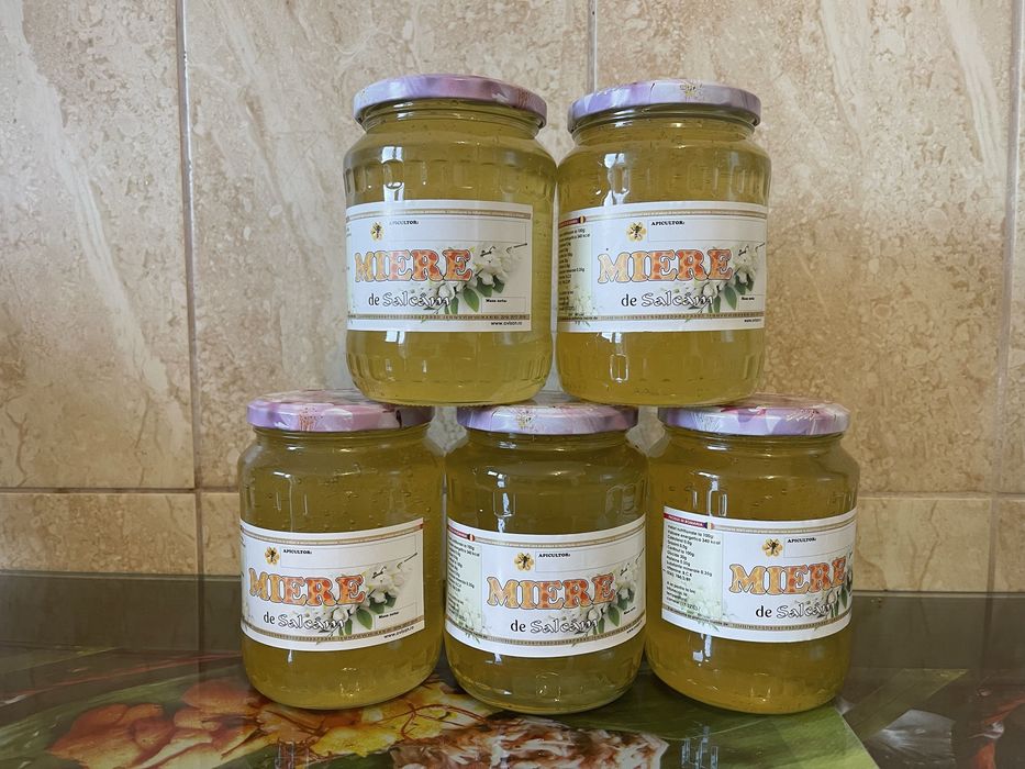 Vând miere de albine