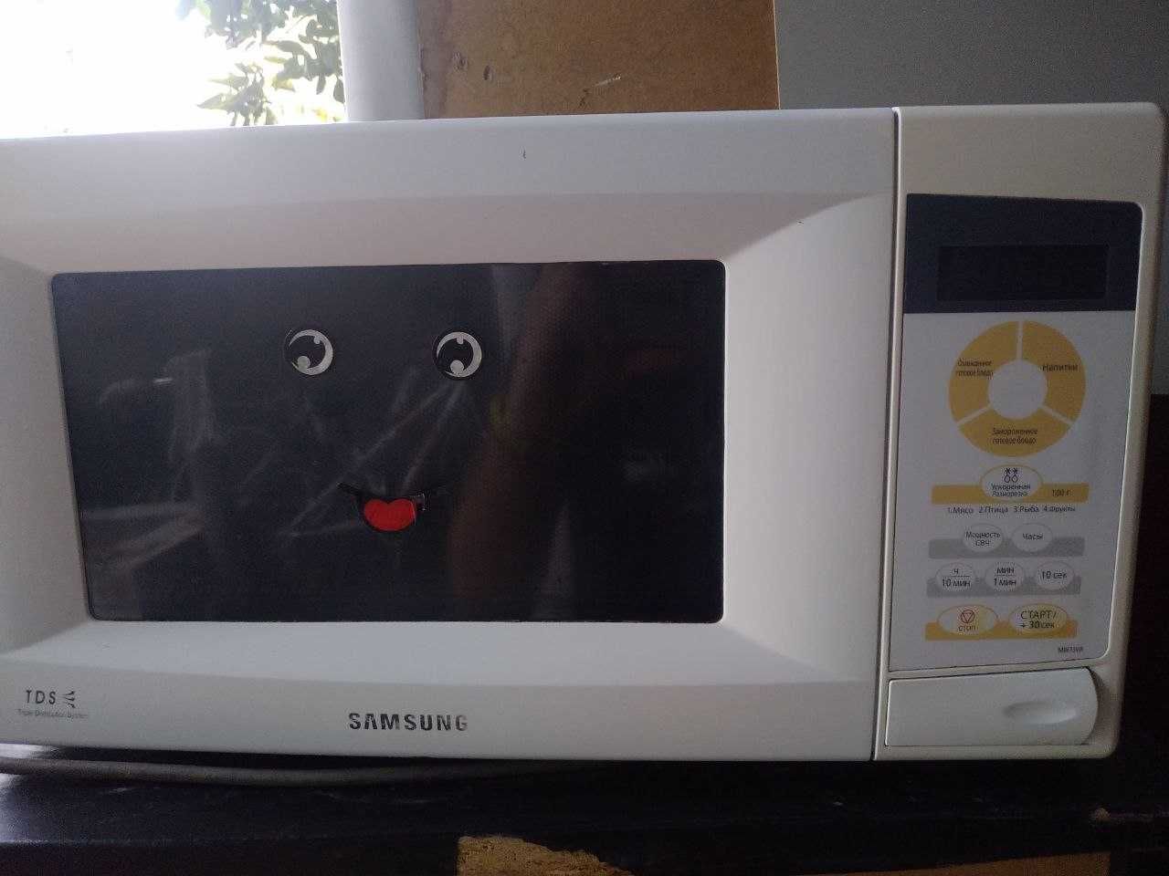 Микроволновка Samsung MW73VR
