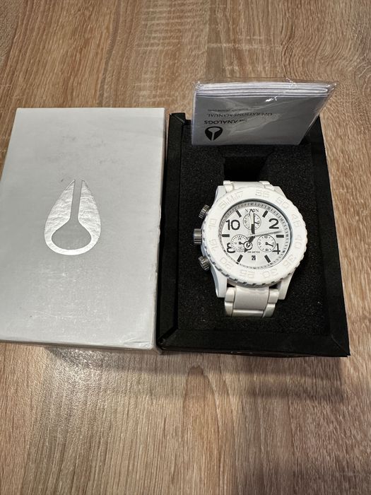 Часовник Nixon 42-20 rubber оригинален чисто нов !
