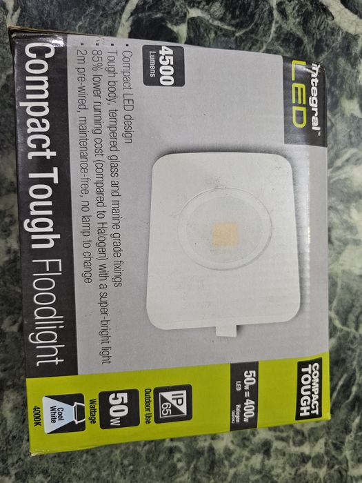 Corp de iluminat LED 50w 4500 lumeni perfecte pentru exterior