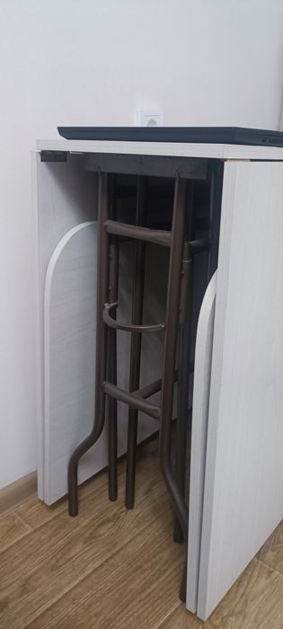 Продам стол книжку три метра