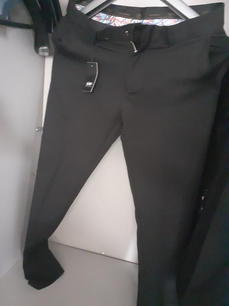 Costum barbat evenimente URGENT